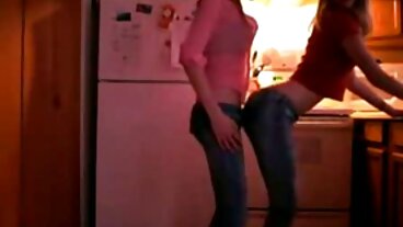 Adegan melengkung dengan Nina Elle video seks awek yang menggoda dari Jules Jordan