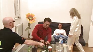 Seks gadis koboi dengan London River main lucah yang ghairah dari Reality Kings