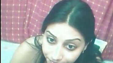 Tetek Kecil dengan Adel Morel yang seksi dari MetArt X video seks dengan adik ipar