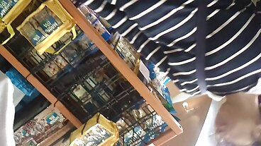 Adegan handjob dengan Sarah Vandella yang seks isteri orang menggoda dari Tug Pass