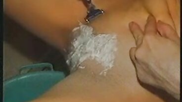 Filem mubaligh dengan tetek lucah Cassidy Klein dan Farrah Dahl dari Brazzers